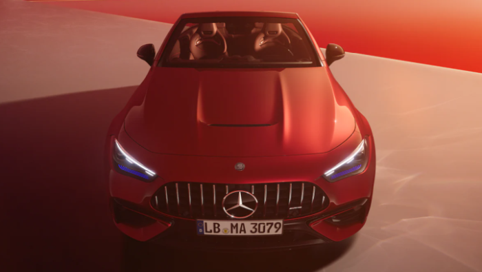 Ein Mercedes Frontansicht von oben