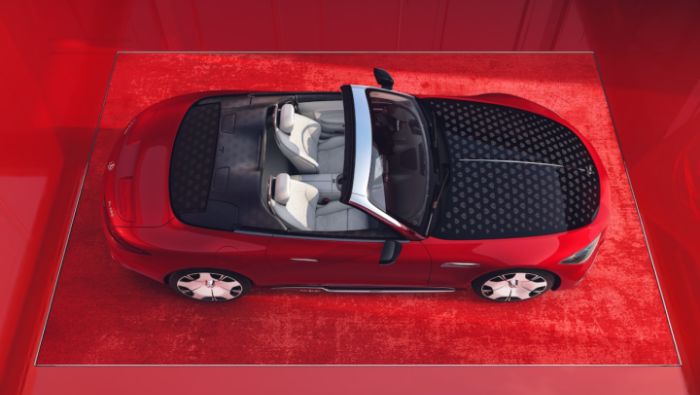 Ein roter Maybach SL von oben 